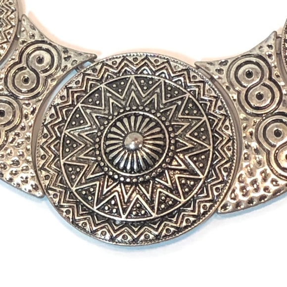 Heavy Silver Bib Necklace - Picture 5 of 6